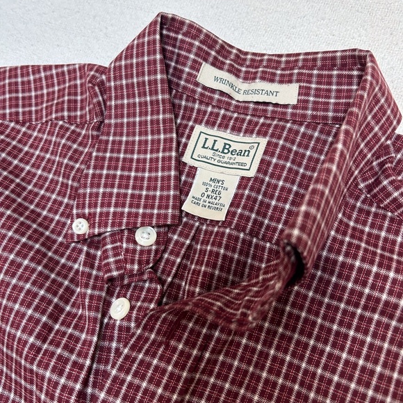 NWOT LL Bean Mens Red Plaid Button Down Short Sleeve Shirt - S Wrinkle Resistant - Picture 3 of 10